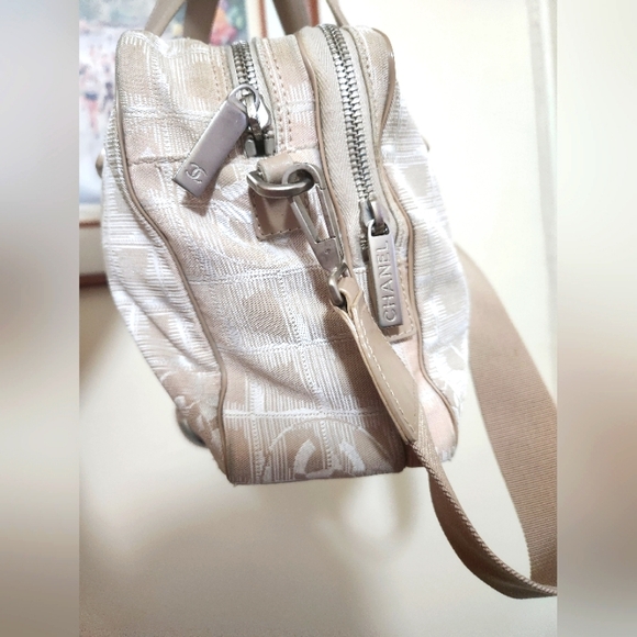 Authentic CHANEL travel line Hand Bag 2 way White CC 7186118 - Picture 5 of 16